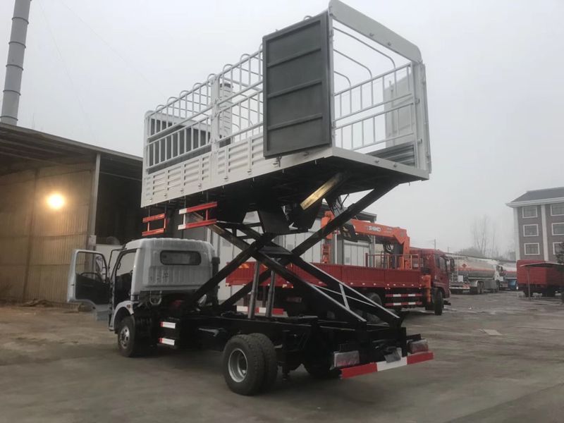 Dongfeng 4X2 4X4 5tons 6tons 7 Tons Left Hand Drive Right Hand Drive Cargo Truck Dimensions with Lifting Box